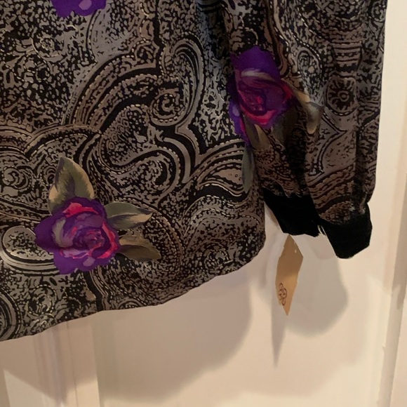 Vintage NWT! Gorgeous!!Joan Collins Silk blouse - Picture 2 of 6